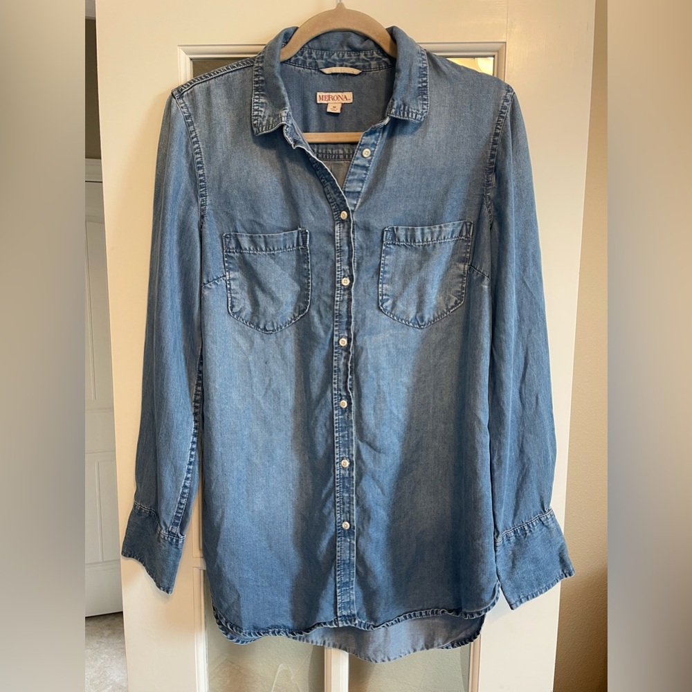 Merona Light Wash Denim Long Sleeve Button Down Shirt